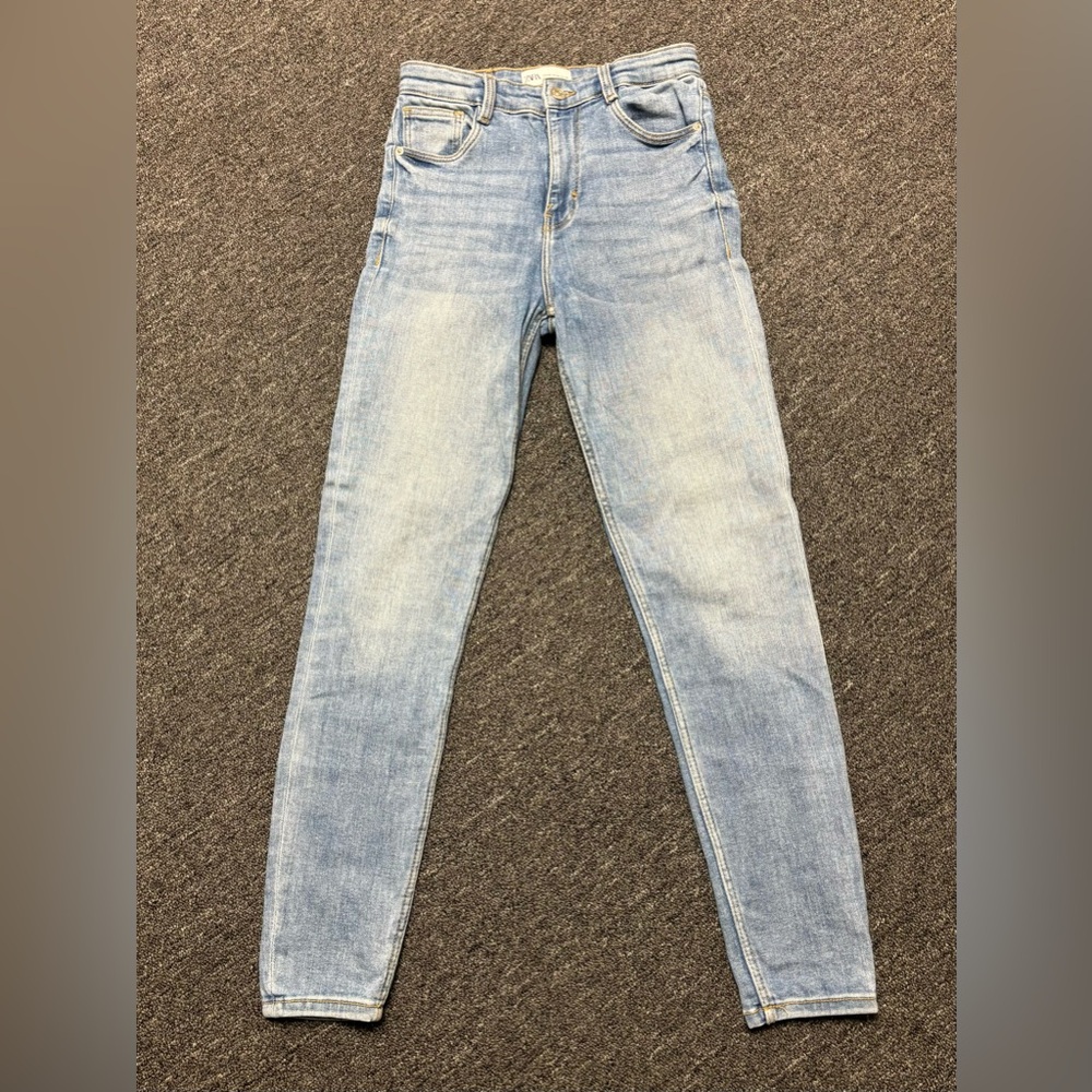 Zara Women's Light Blue high waisted, Skinny Jeans